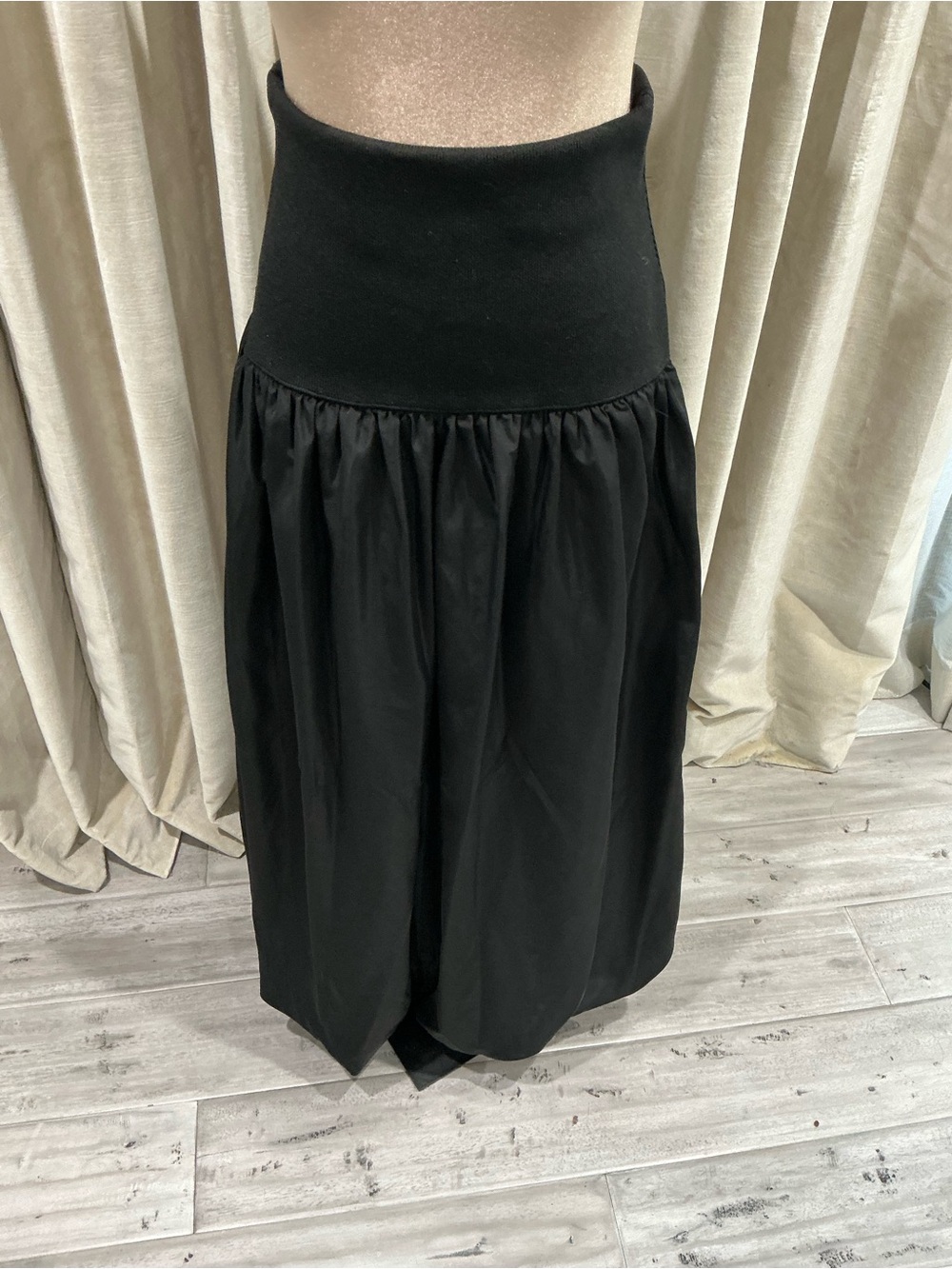 Black High-Waist Gathered Midi Skirt